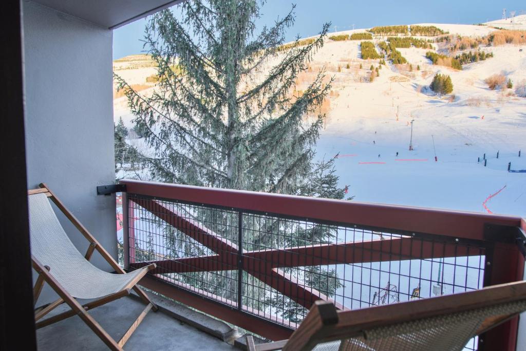 Hotel Les 2 Alpes LOree Des Pistes hotel pied des pistes 18
