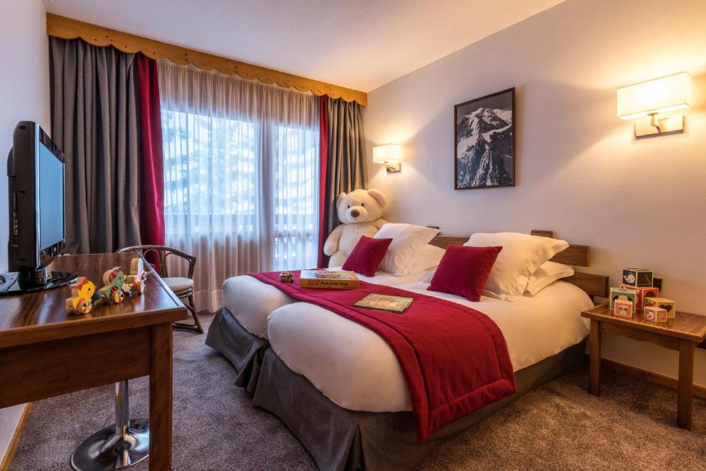 Hotel Les Arolles hotel pied des pistes 13