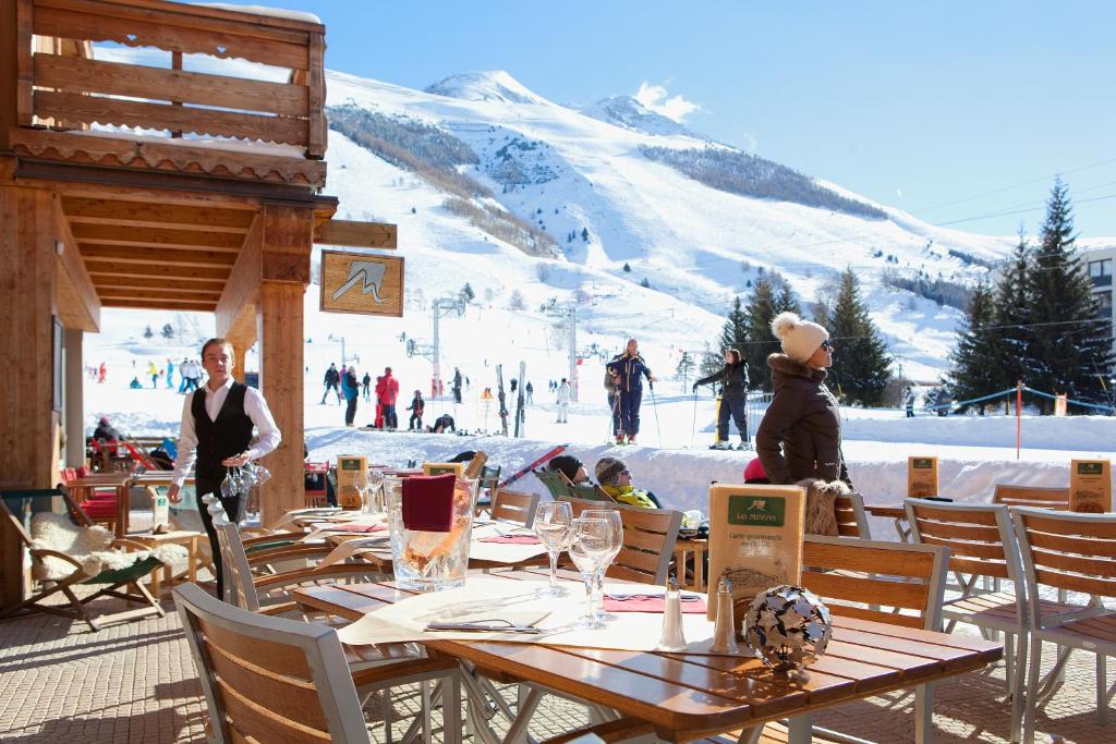 Hotel Les Melezes hotel pied des pistes 19