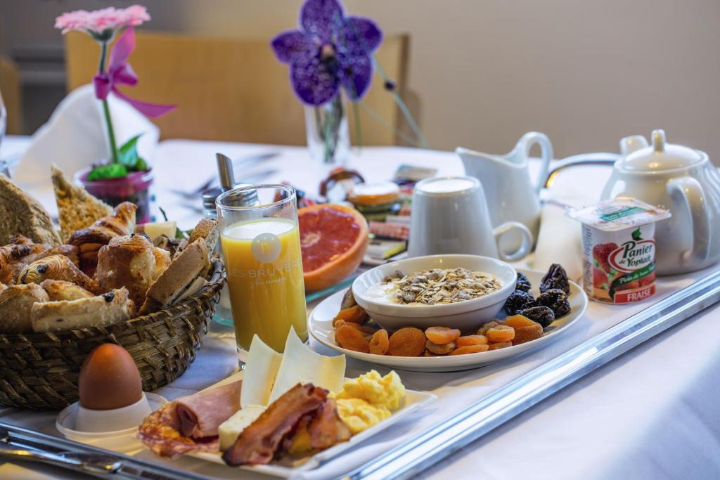 Hotel Les Menuires Les Bruyeres hotel pied des pistes 13