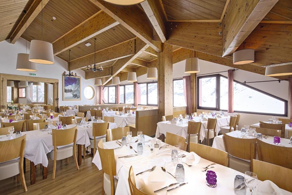 Hotel Les Menuires Les Bruyeres hotel pied des pistes 14