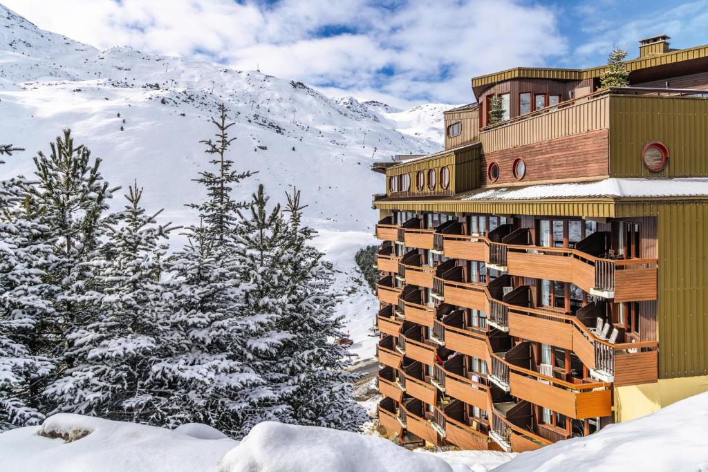 Hotel Les Menuires Les Bruyeres hotel pied des pistes