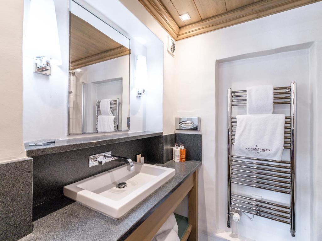Hotel Les Peupliers hotel pied des pistes 13