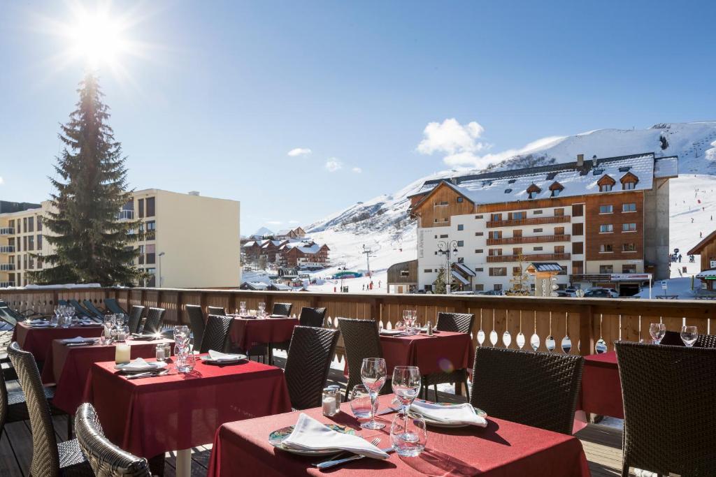 Hotel Les Soldanelles hotel pied des pistes 13