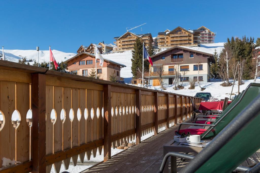Hotel Les Soldanelles hotel pied des pistes 14