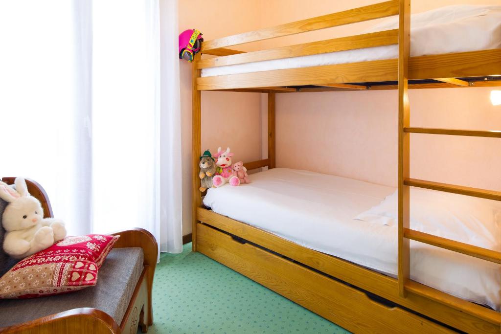 Hotel Les Soldanelles hotel pied des pistes 18