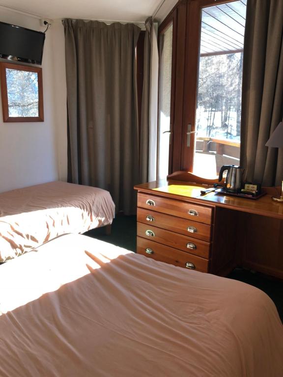 Hotel Les Trappeurs hotel pied des pistes 1