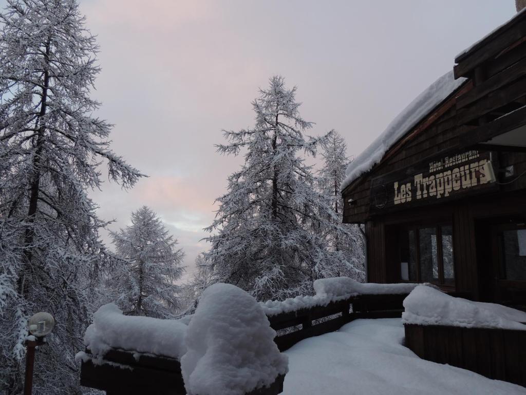 Hotel Les Trappeurs hotel pied des pistes 8