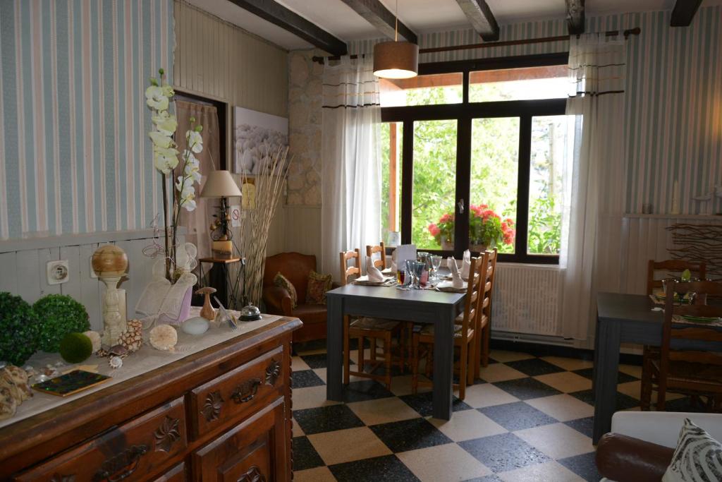 Hotel Restaurant Le Chalvet hotel pied des pistes 15