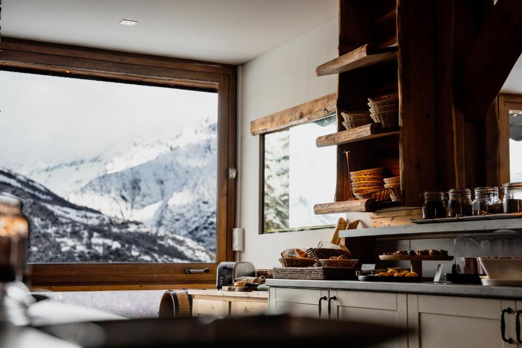 Hotel Restaurant Saint Roch hotel pied des pistes 9
