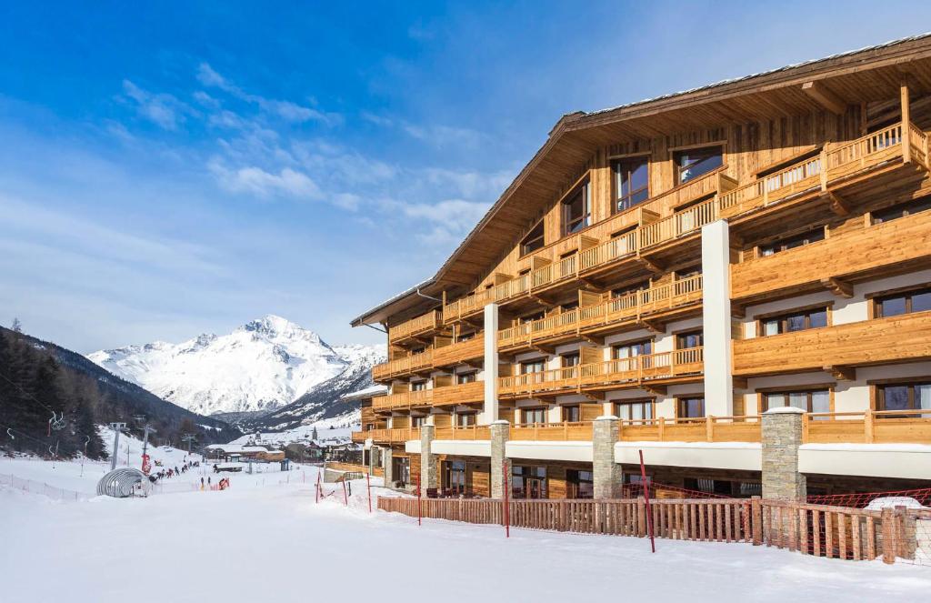 Hotel Saint Charles Val Cenis hotel pied des pistes 1