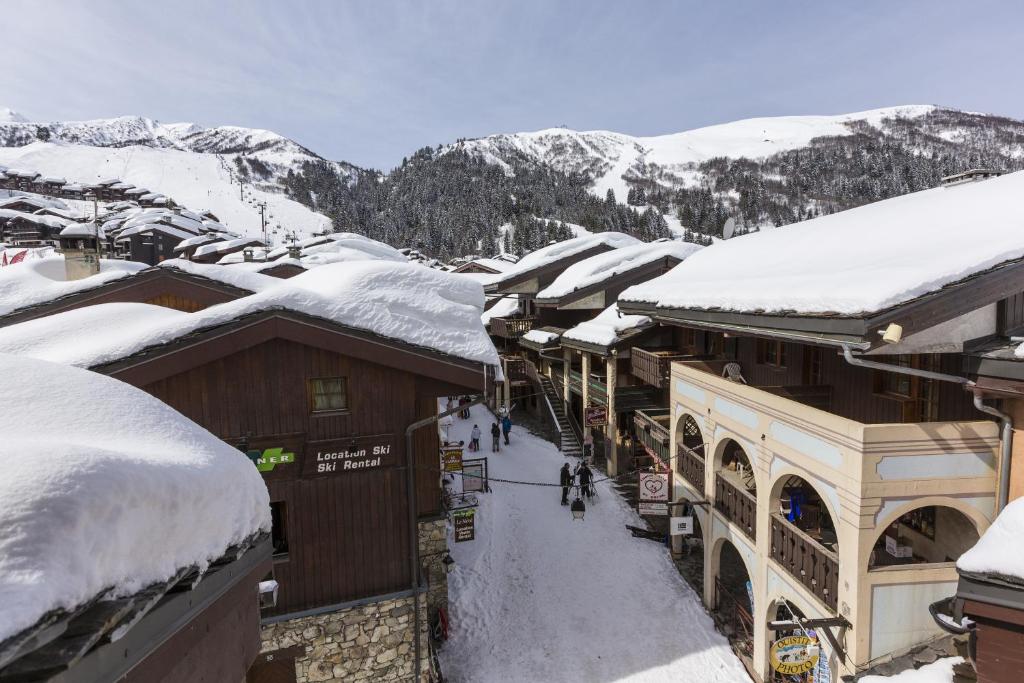 Hotel du Bourg hotel pied des pistes 10