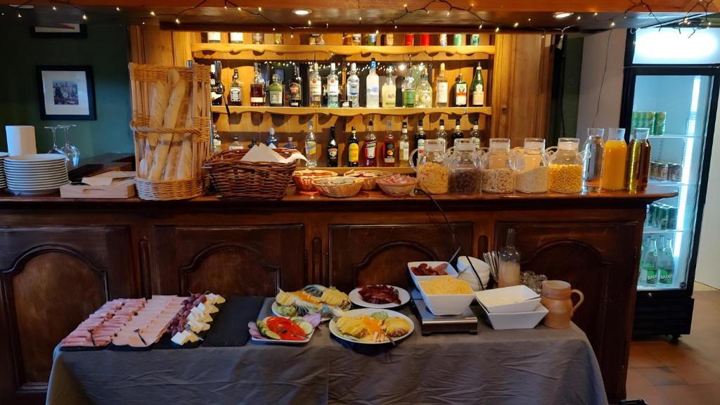 Hotel le Chamois hotel pied des pistes 10