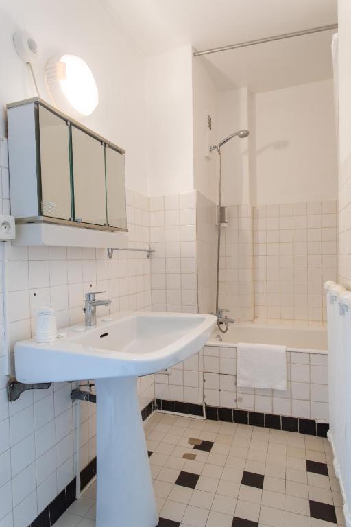 Hotel le Chamois hotel pied des pistes 16