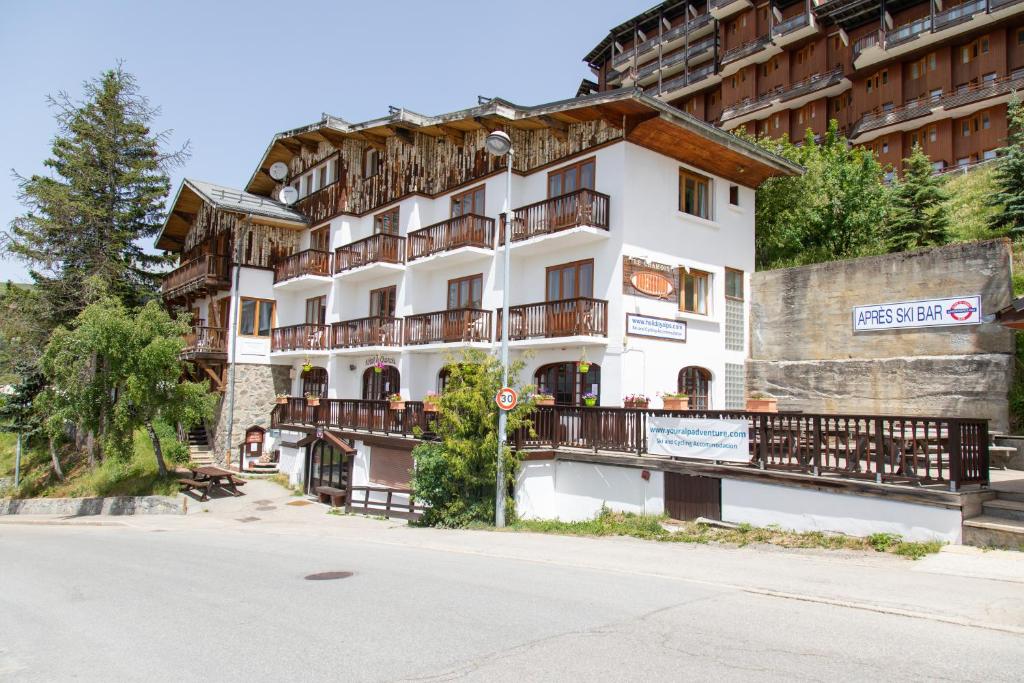 Hotel le Chamois hotel pied des pistes 4