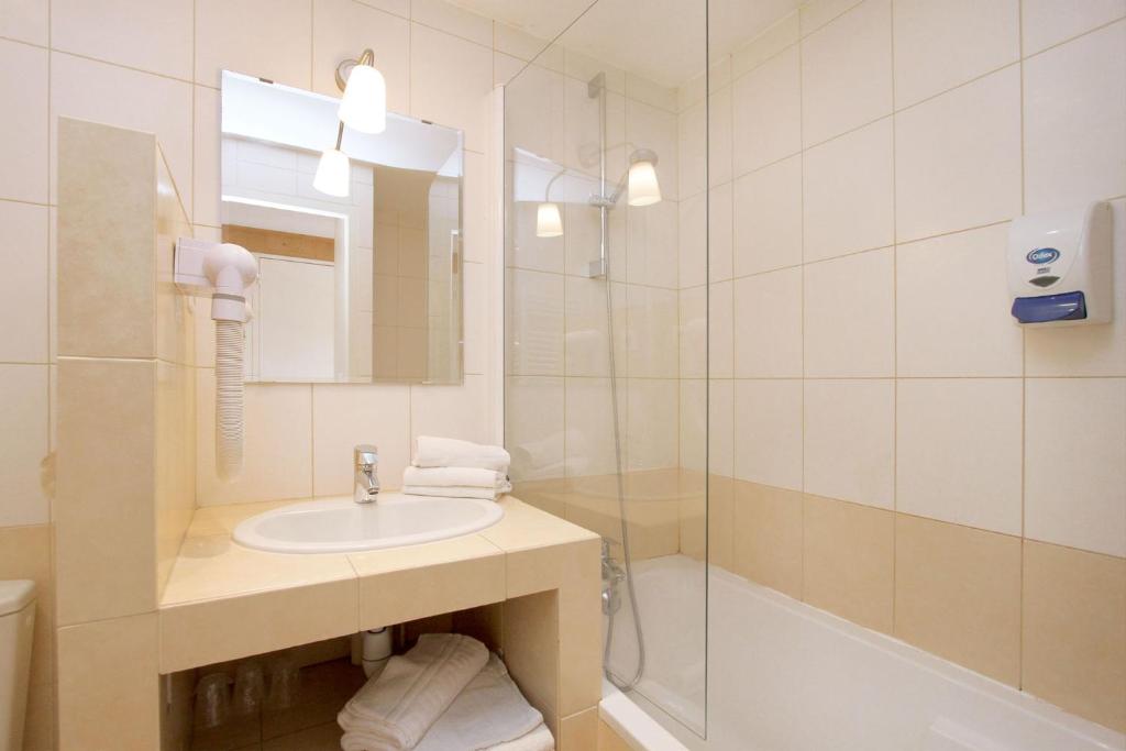 Hotel le Sherpa hotel pied des pistes 5