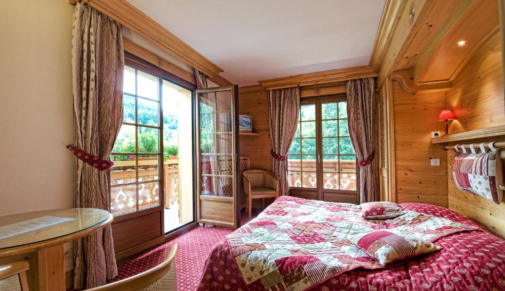 Hotel les Sapins hotel pied des pistes 1