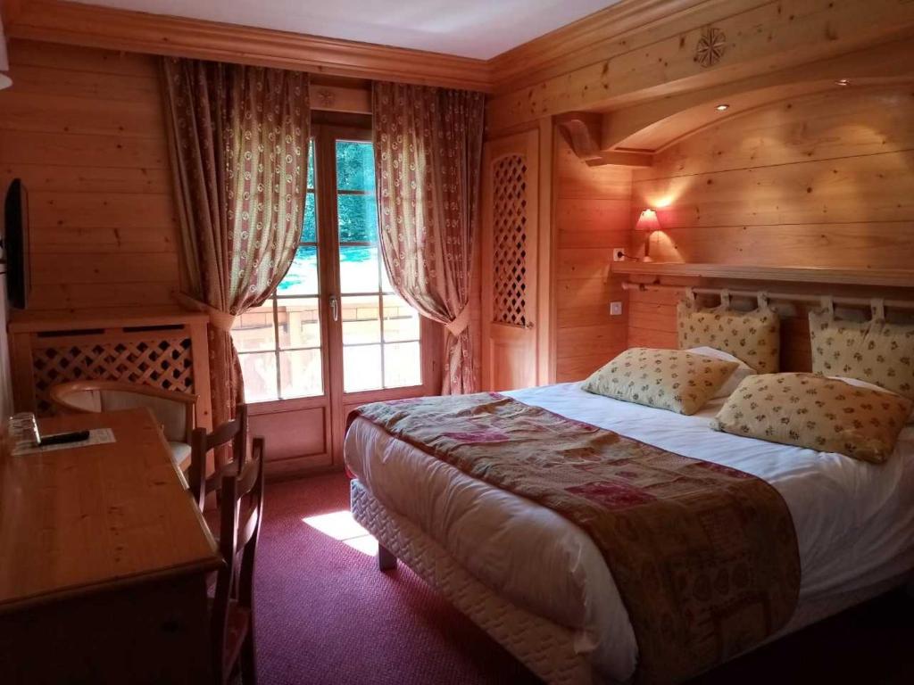 Hotel les Sapins hotel pied des pistes 12