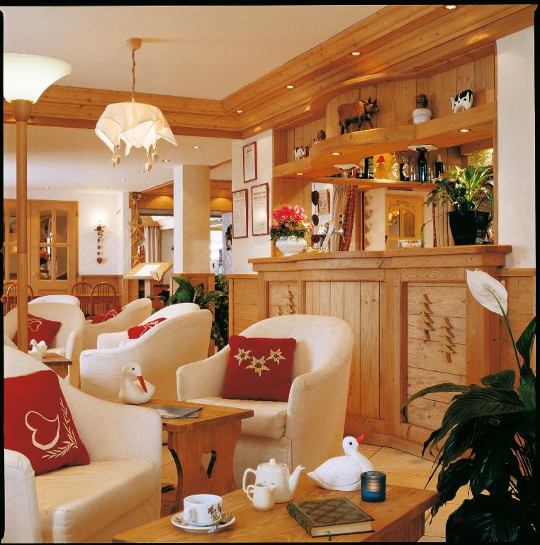 Hotel les Sapins hotel pied des pistes 3