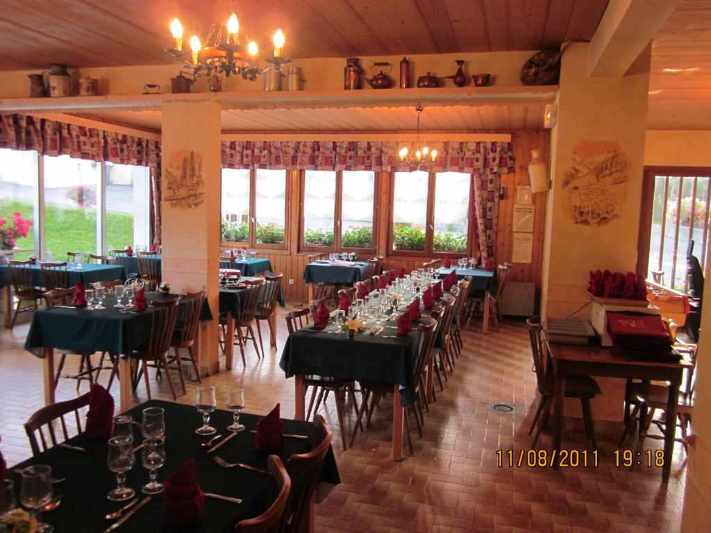 Hotel les skieurs hotel pied des pistes 18