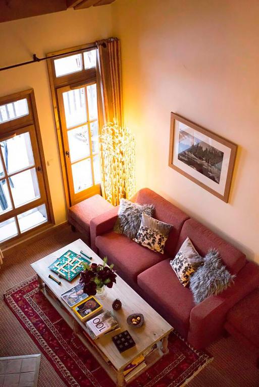 Huge Superior 4 Bedroom Apartment Arc 1950 Les Arc Spaciously Sleeps 8 to 10 over two floors Ski In Ski Out hotel pied des pistes 12