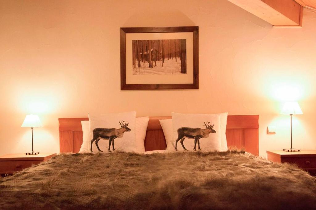 Huge Superior 4 Bedroom Apartment Arc 1950 Les Arc Spaciously Sleeps 8 to 10 over two floors Ski In Ski Out hotel pied des pistes 13