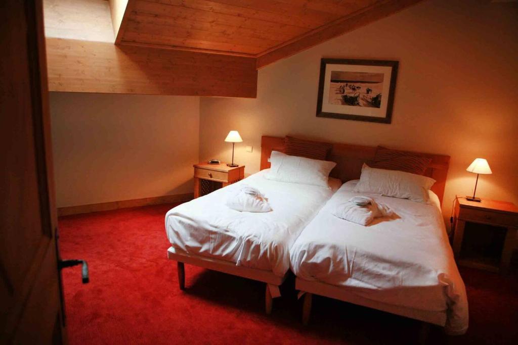 Huge Superior 4 Bedroom Apartment Arc 1950 Les Arc Spaciously Sleeps 8 to 10 over two floors Ski In Ski Out hotel pied des pistes 19