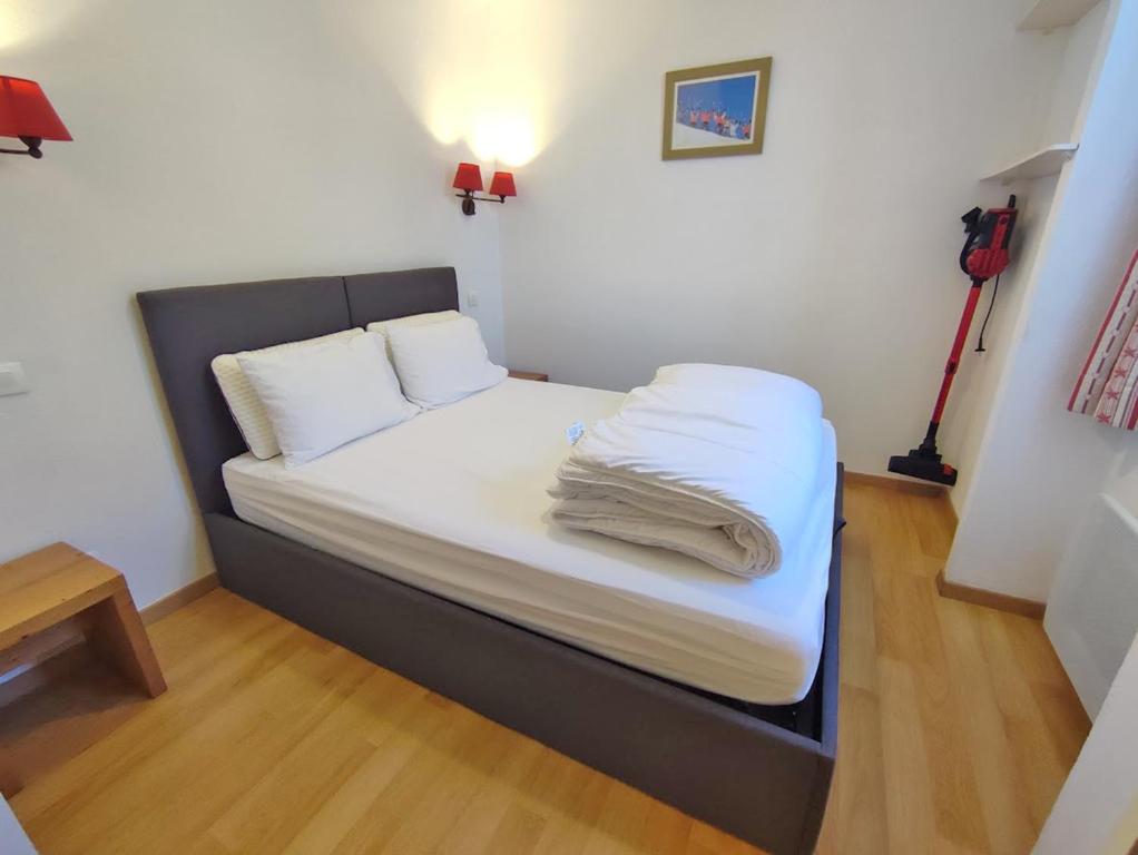 Jasper T2 centre Luchon wifi casier a skis ascenseur 5 personnes appartement pied des pistes 1