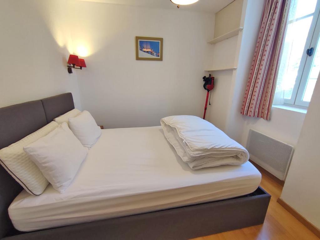 Jasper T2 centre Luchon wifi casier a skis ascenseur 5 personnes appartement pied des pistes 5