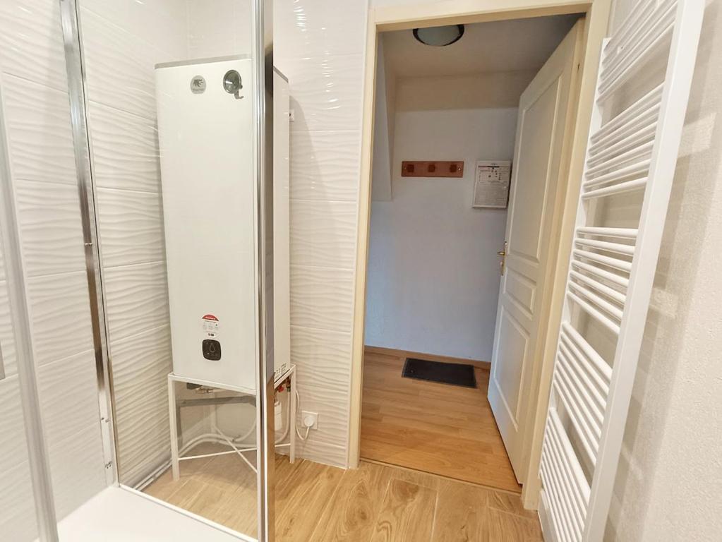 Jasper T2 centre Luchon wifi casier a skis ascenseur 5 personnes appartement pied des pistes 6