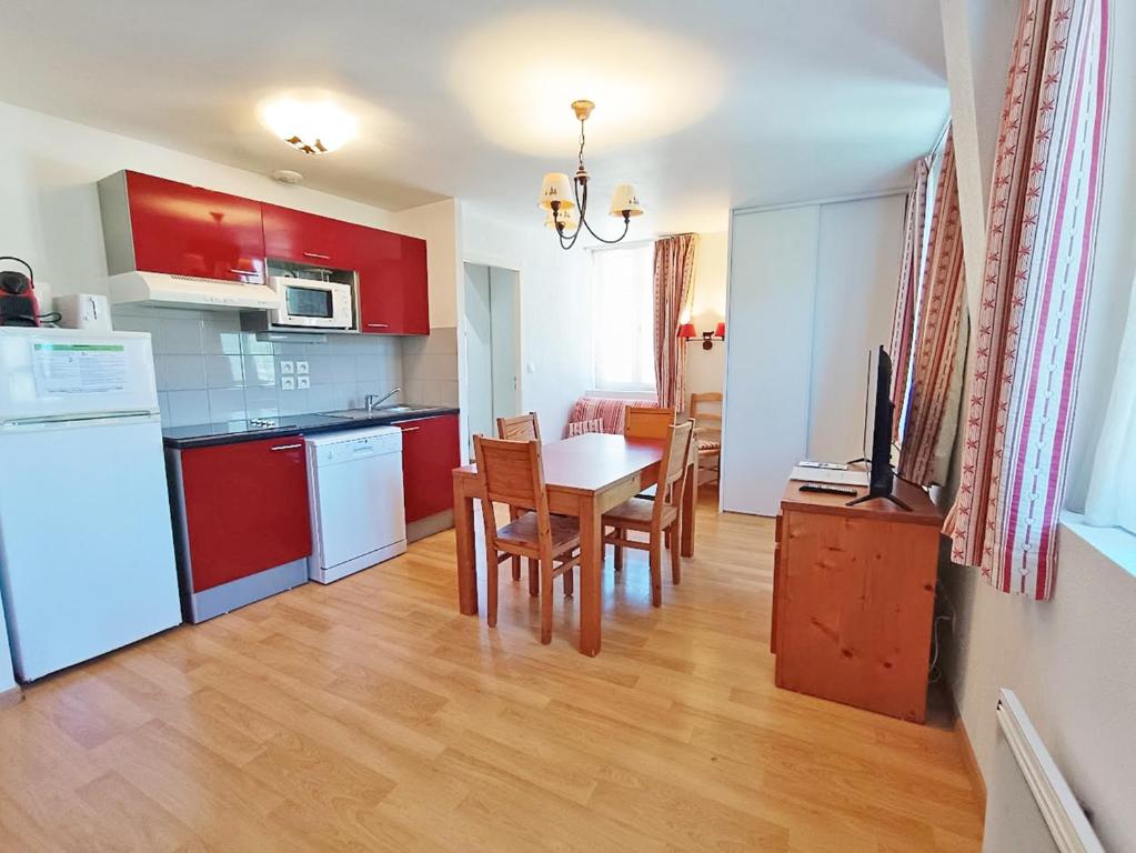 Jasper T2 centre Luchon wifi casier a skis ascenseur 5 personnes appartement pied des pistes 8