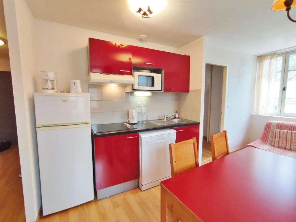 Jasper T2 centre Luchon wifi casier a skis ascenseur 5 personnes appartement pied des pistes 9