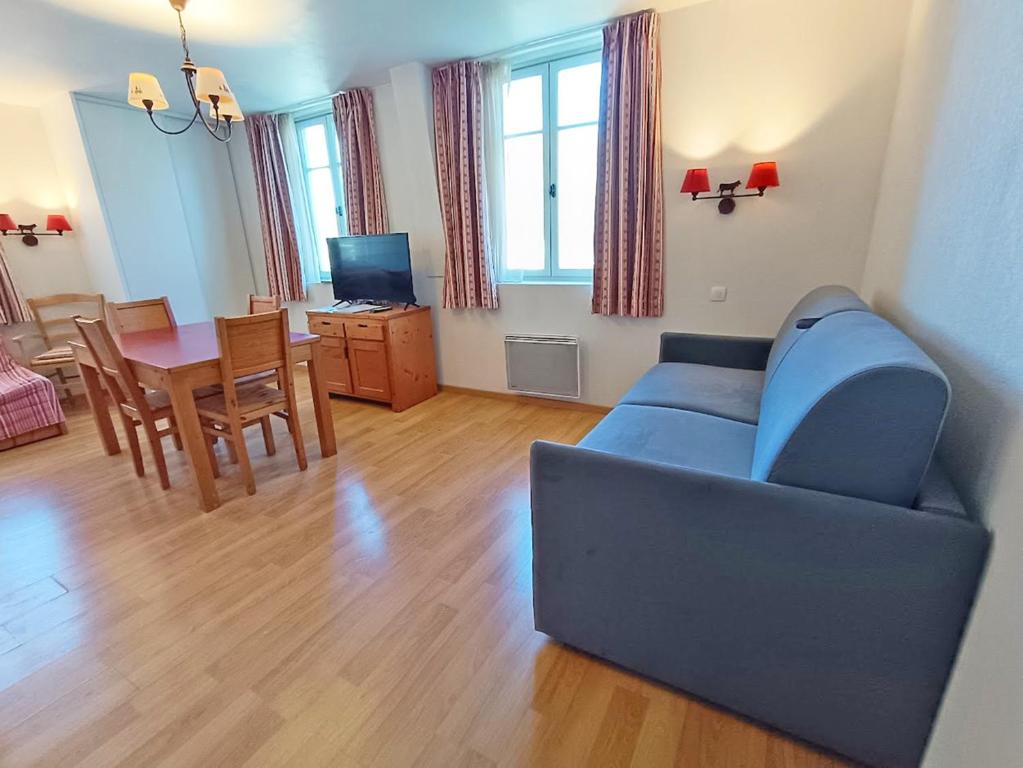 Jasper T2 centre Luchon wifi casier a skis ascenseur 5 personnes appartement pied des pistes