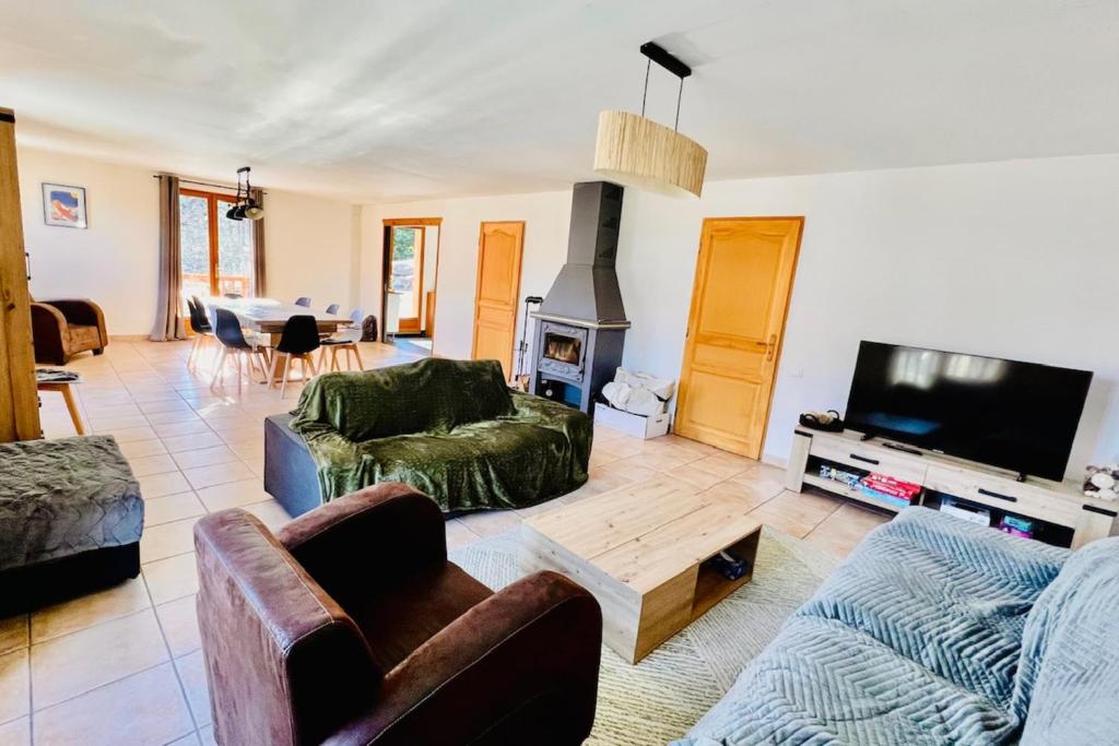 Joli triplex avec jardin et vue gite pied des pistes 17