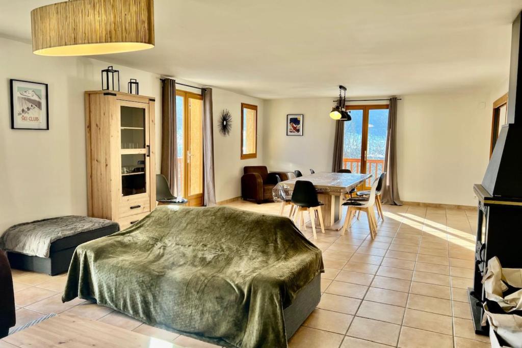 Joli triplex avec jardin et vue gite pied des pistes 6