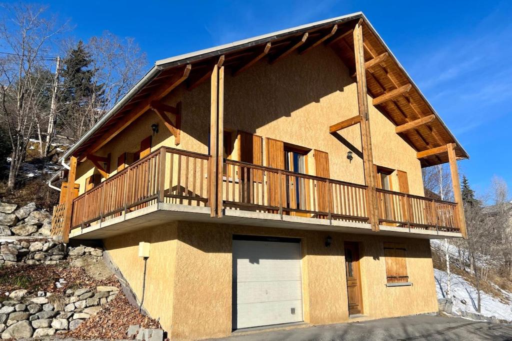Joli triplex avec jardin et vue gite pied des pistes