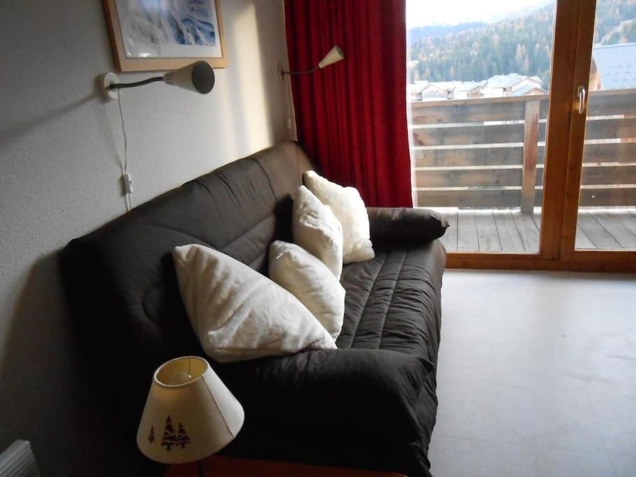 Jolie vue de lHeliantheme appartement pied des pistes 12