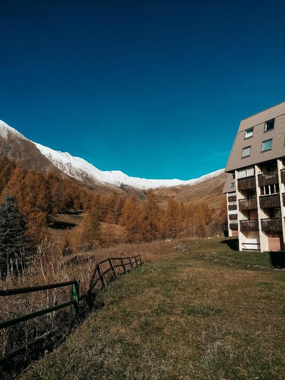 LA FOUX DALLOS Centre station vue panoramique Quartier les etoiles 50m des remontees appartement pied des pistes 4