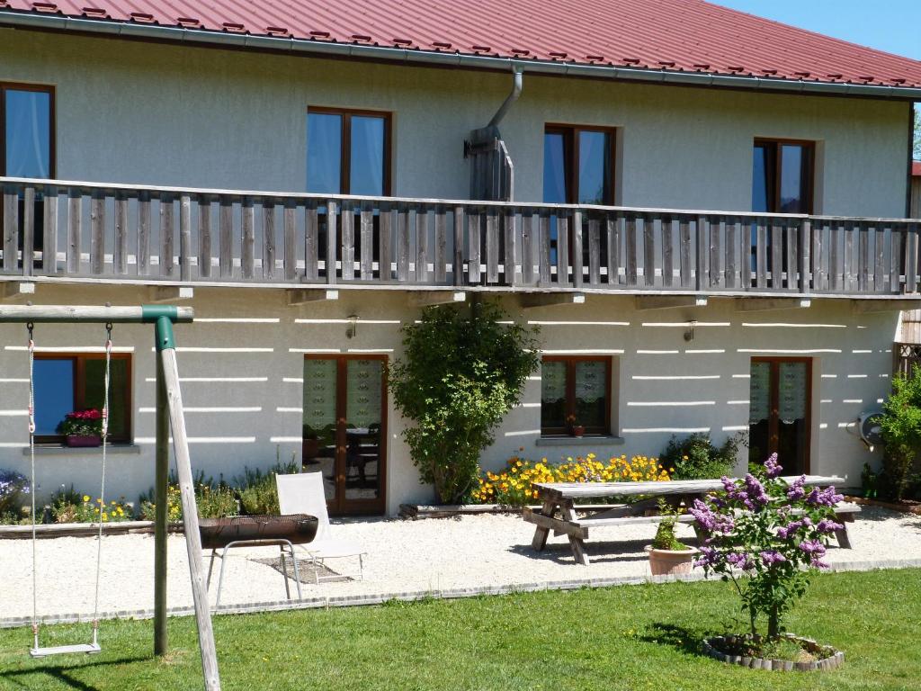 LA GRANGE DE HAUTE JOUX gite pied des pistes 8