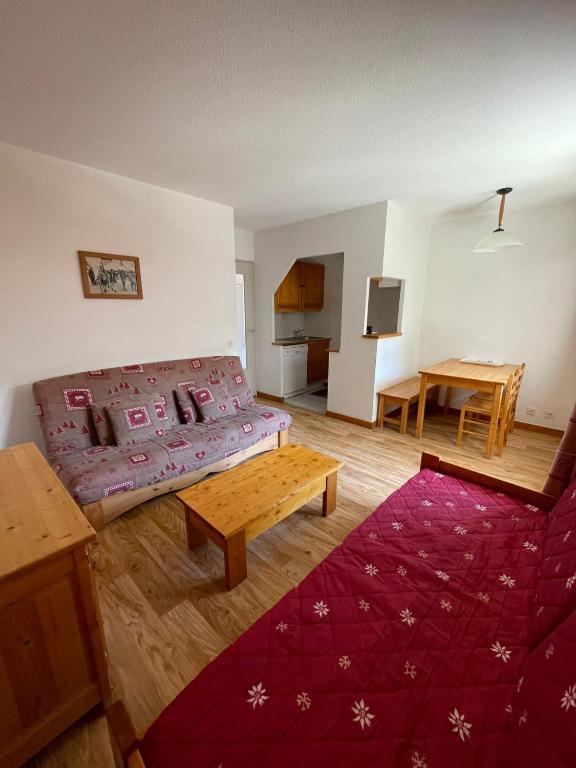 LA TANIA COURCHEVEL 73120 appartement pied des pistes 1