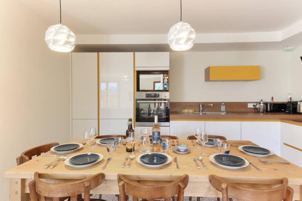 LAbeille Renovated 4 bedroom 8 person 110sqm Views appartement pied des pistes 1