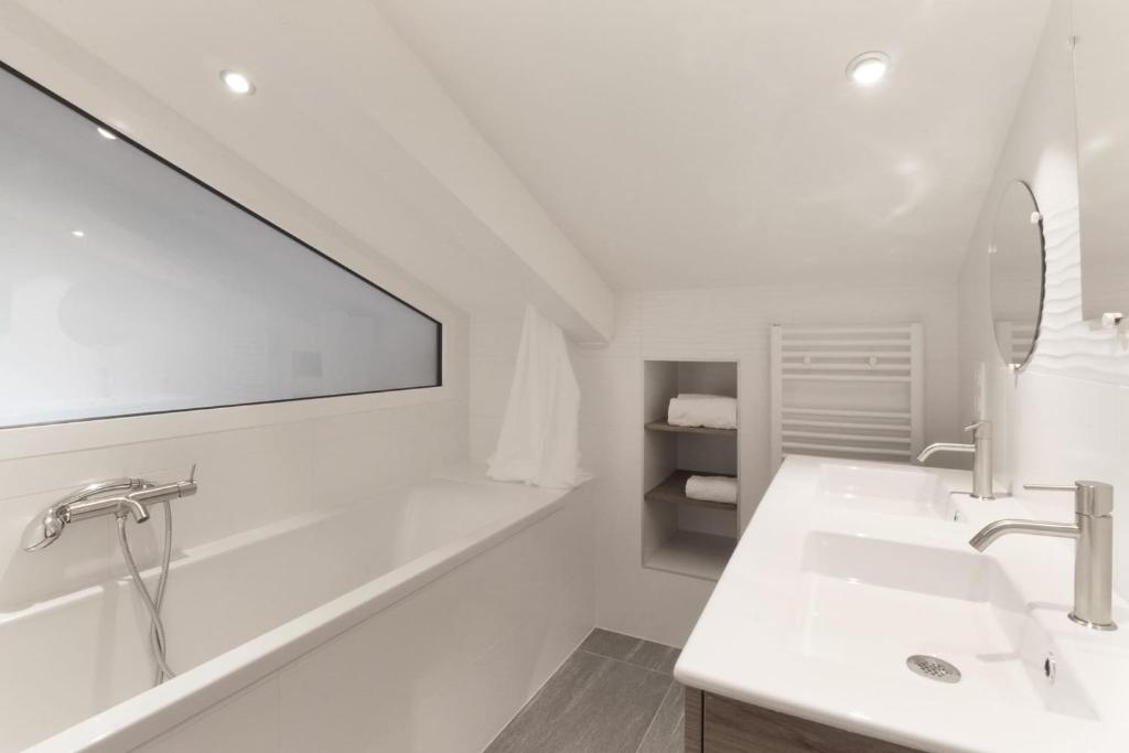 LAbeille Renovated 4 bedroom 8 person 110sqm Views appartement pied des pistes 10