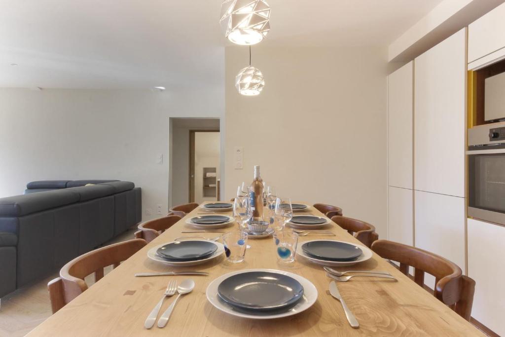 LAbeille Renovated 4 bedroom 8 person 110sqm Views appartement pied des pistes 15