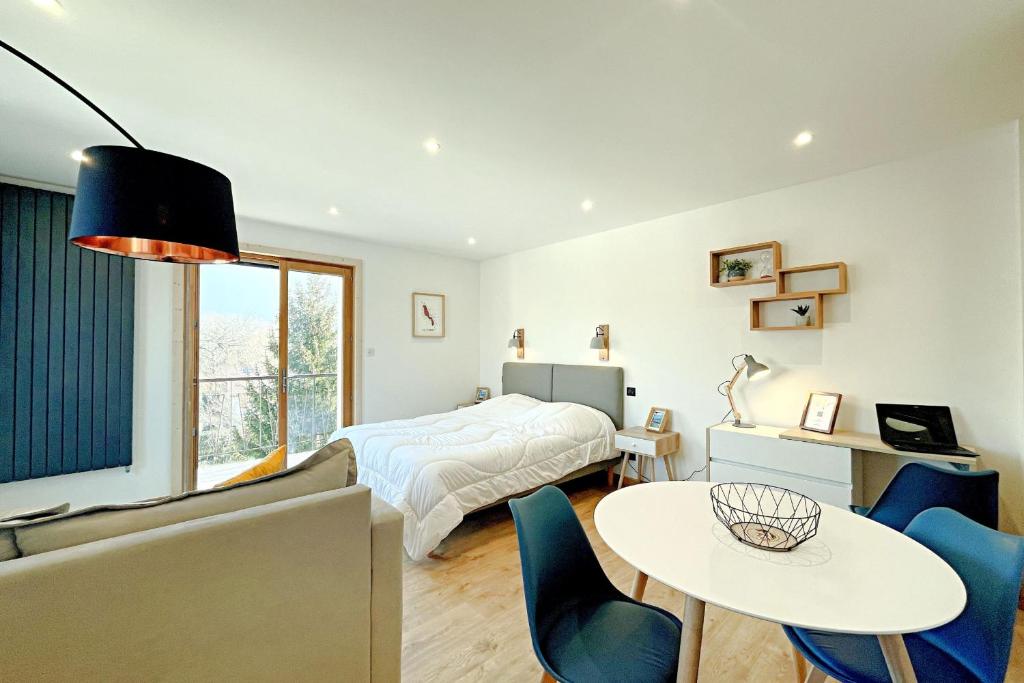 LAlbigny Lovely Studio 150 m beach appartement pied des pistes 2