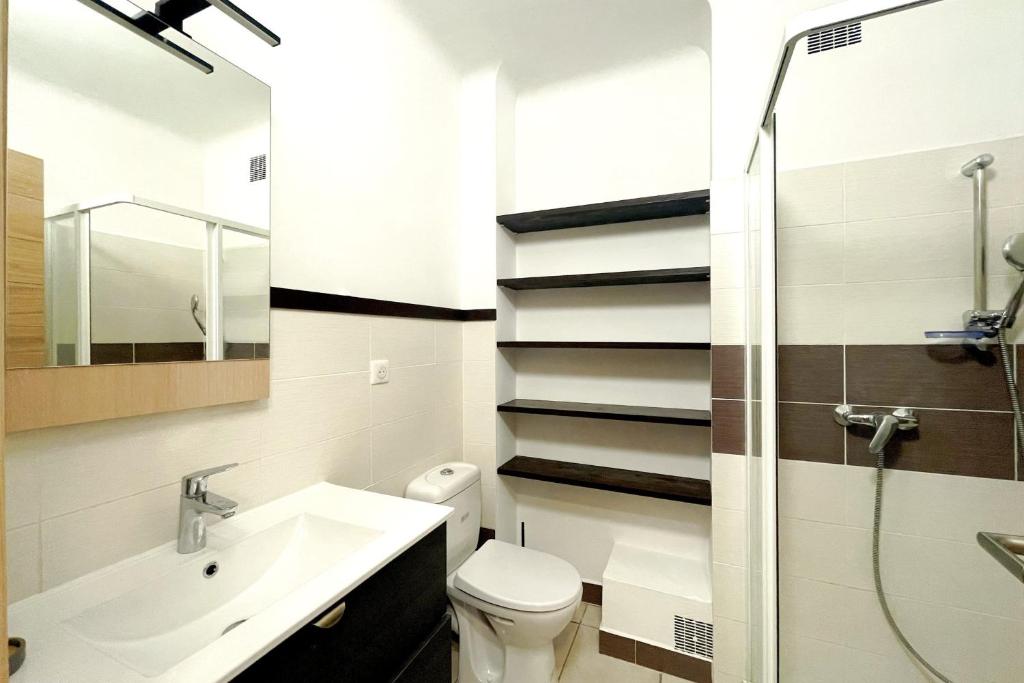 LAlbigny Lovely Studio 150 m beach appartement pied des pistes 8