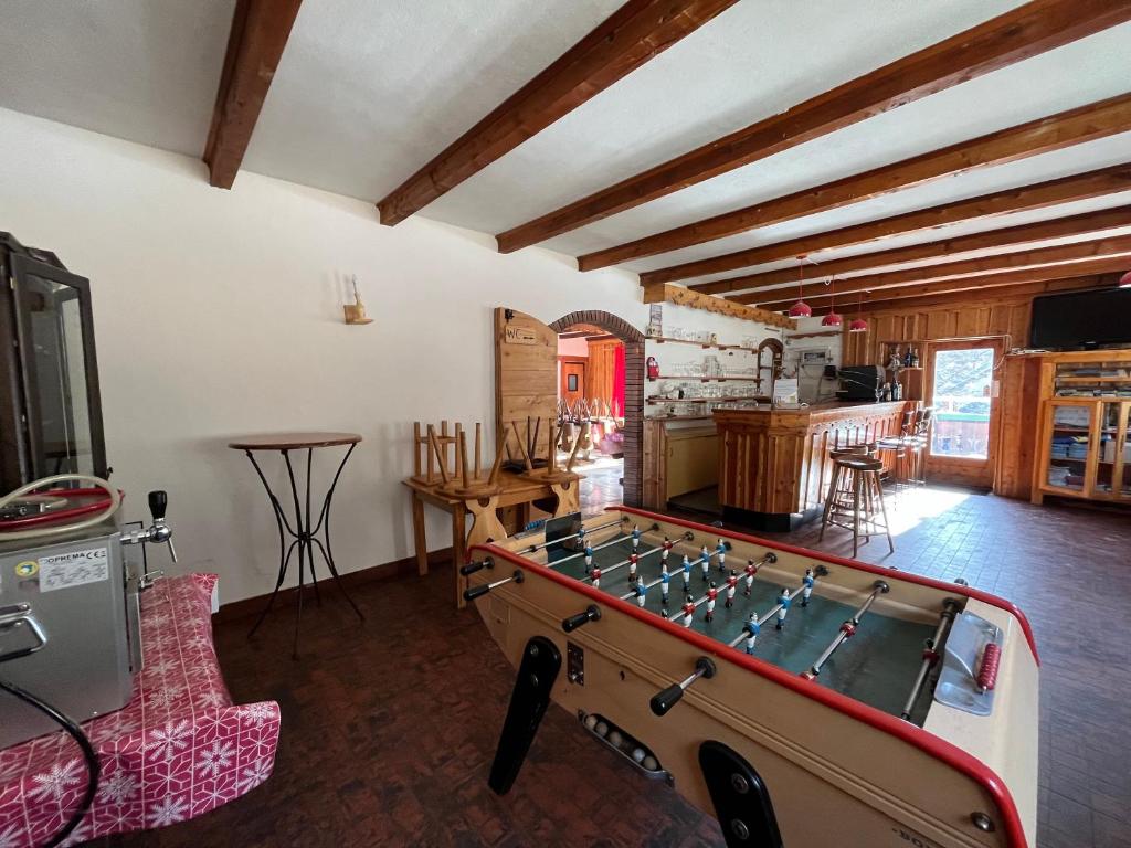 LE CHAMOIS hotel pied des pistes 4