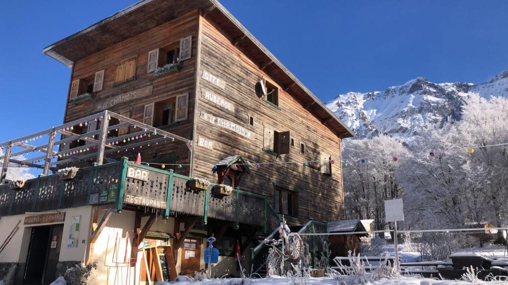LE CHAMOIS hotel pied des pistes