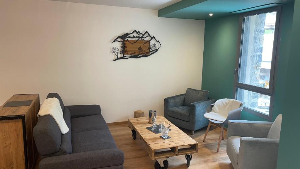 LE CHOUCAS LA MONGIE appartement pied des pistes 8