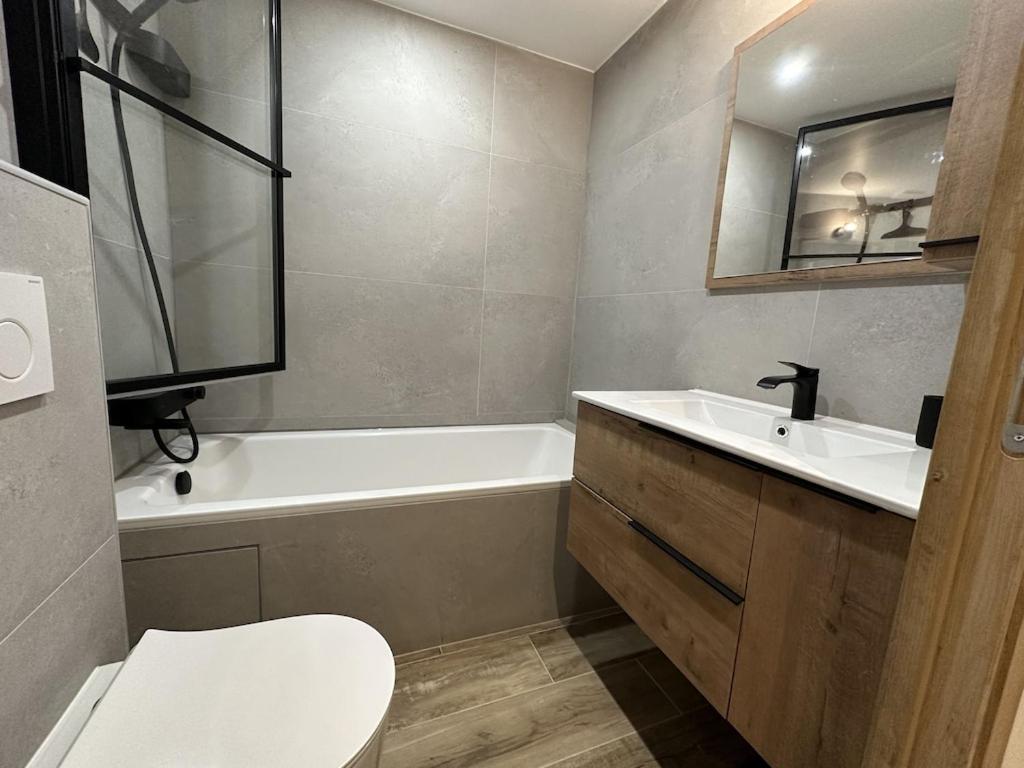 LE REFUGE LES 2 ALPES 1800 appartement pied des pistes 15