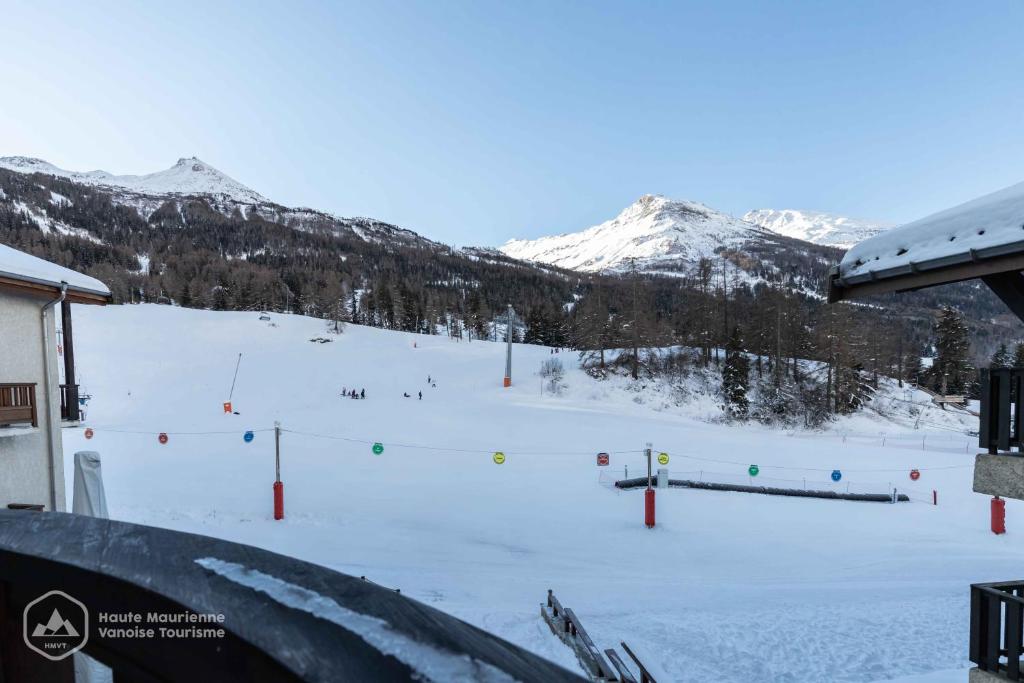 LES CHENEVERS appartement pied des pistes